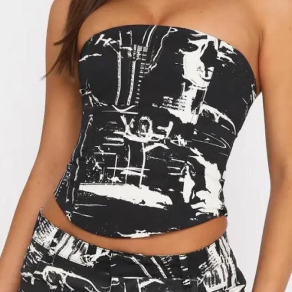 Whitefox Black and White Graphic Tube Top